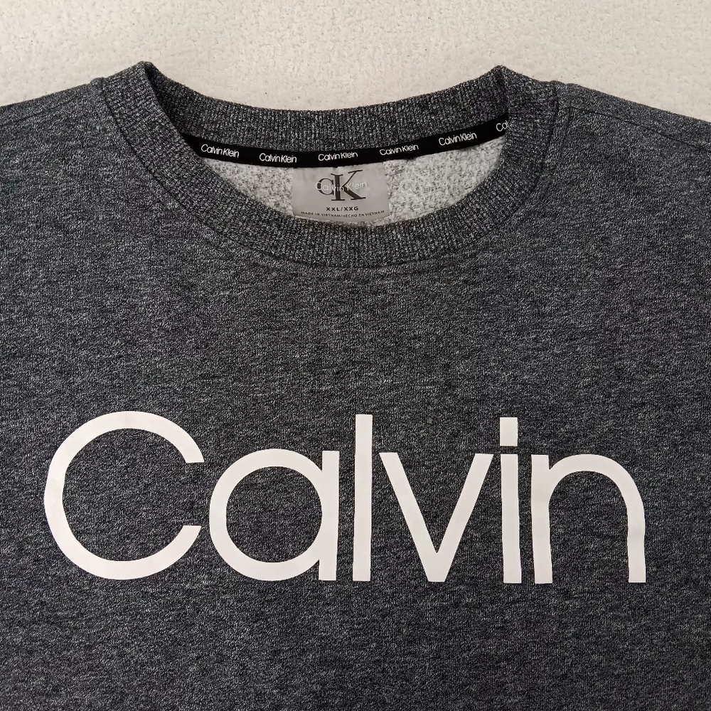 Calvin Klein CK Gray Women's Cropped Sweatshirt Performance Hiking